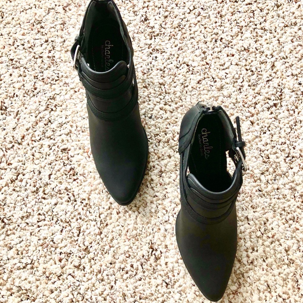 Charles by Charles David cut out booties - Picture 2 of 6
